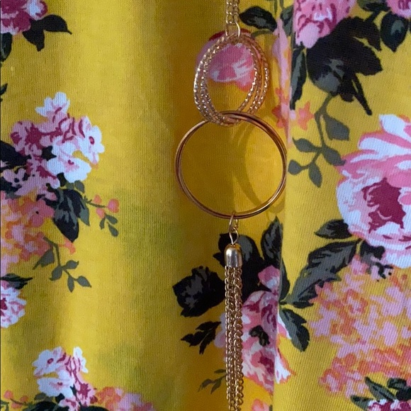 🆕 Beautiful Yellow Top - Picture 4 of 5